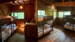 Human BeING のログハウス2段ベッド